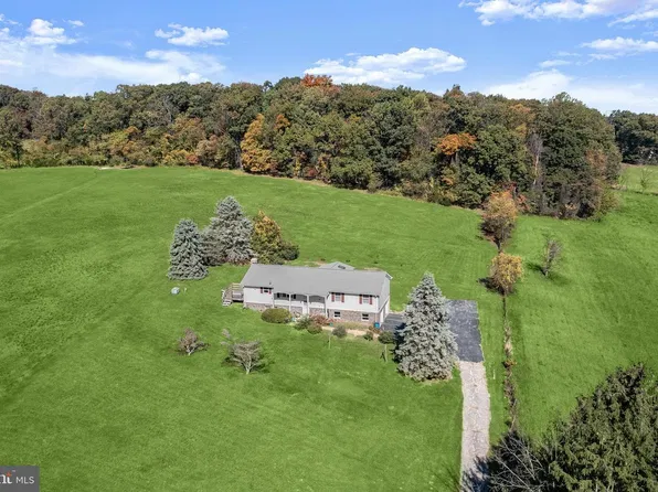 2434 Snydersburg Rd, Hampstead, MD 21074