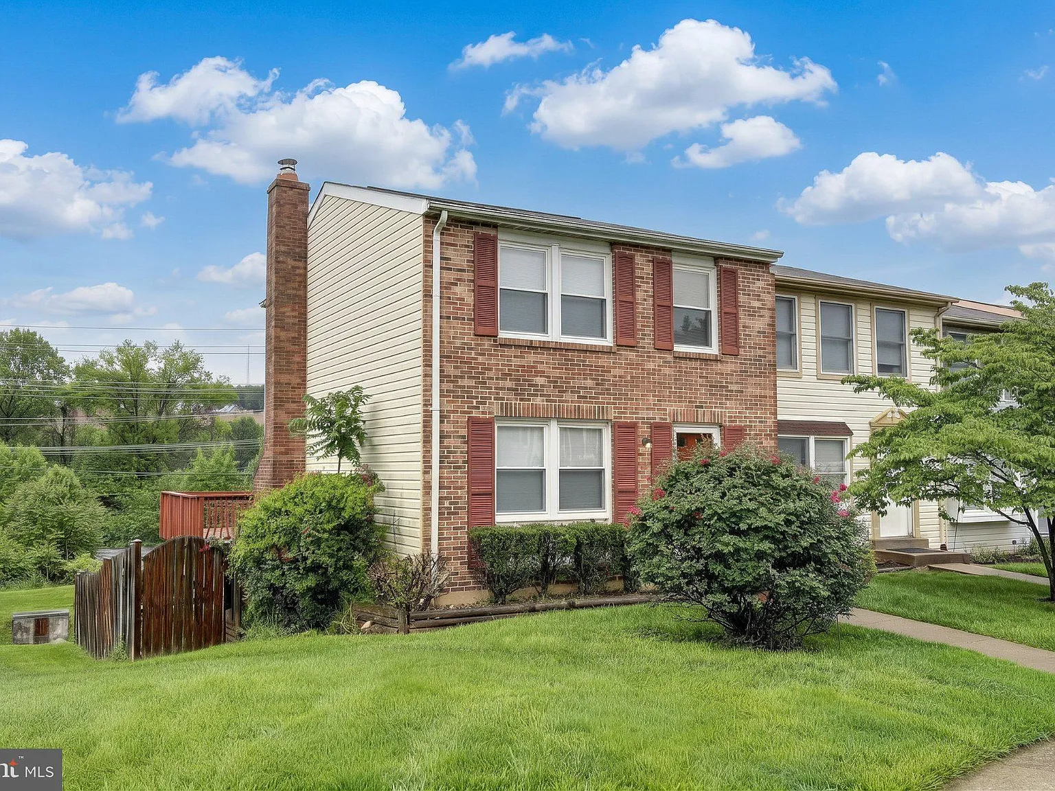 2 bed, 3.0 bath, 1540 sqft, $2,300 — Photo 1