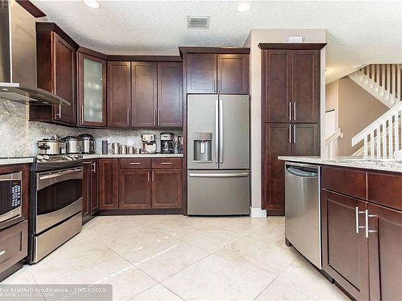 4th image of 1535 SW 193rd Ter