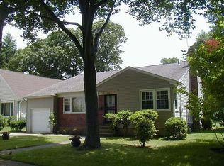 1415 Gaston St, Wantagh, NY