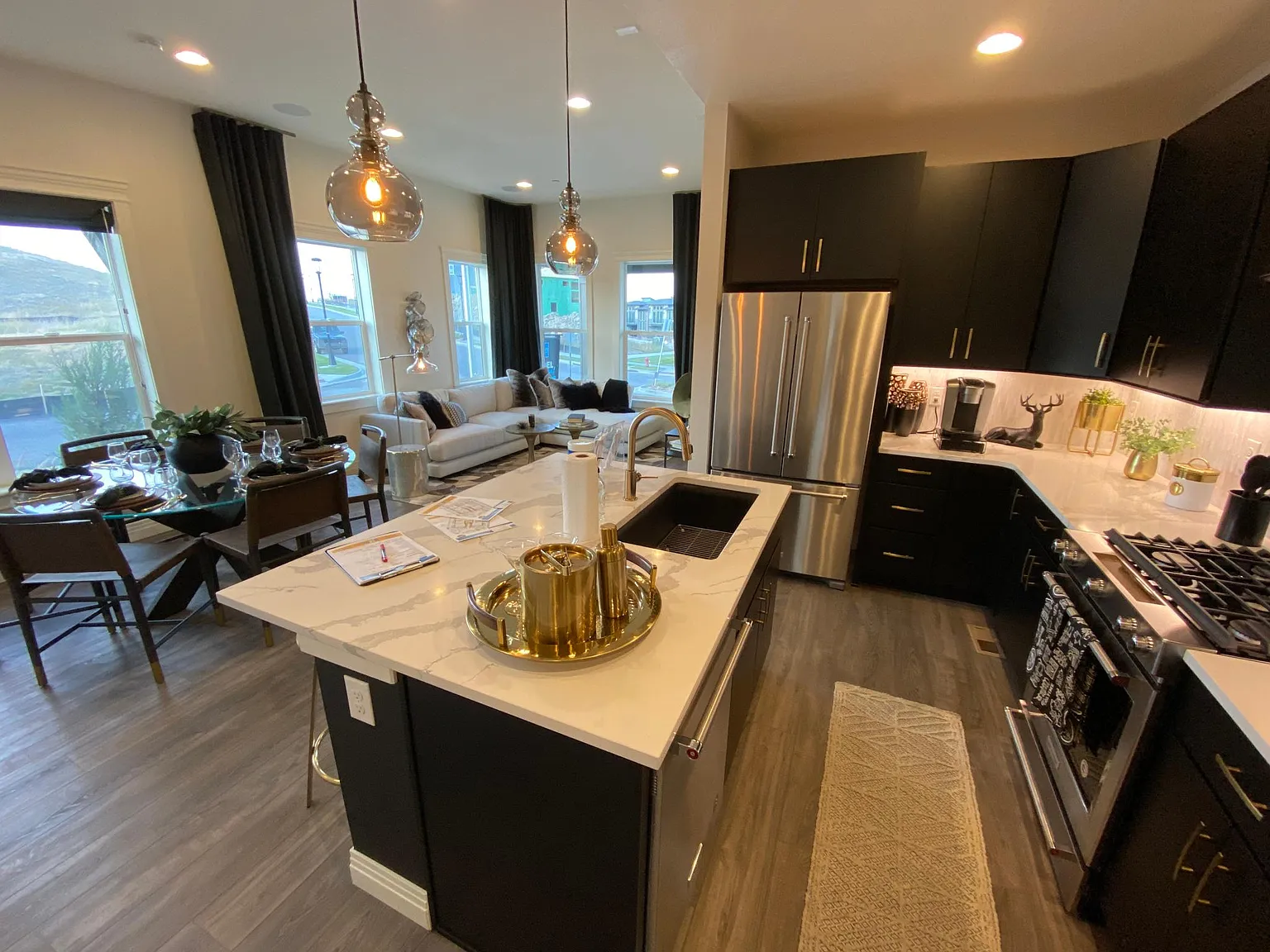 570 Discovery Pkwy — Photo 2