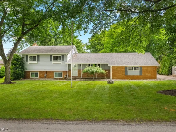 13795 Overcrest St NE, Alliance, OH 44601