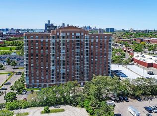 250 E Harbortown Dr APT 901, Detroit, MI 48207