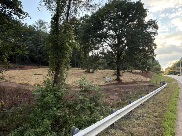 2342 Ushwy 76 W, Hiawassee, GA 30546