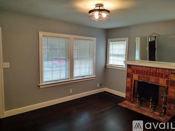 3rd image of 1815 Princeton Dr