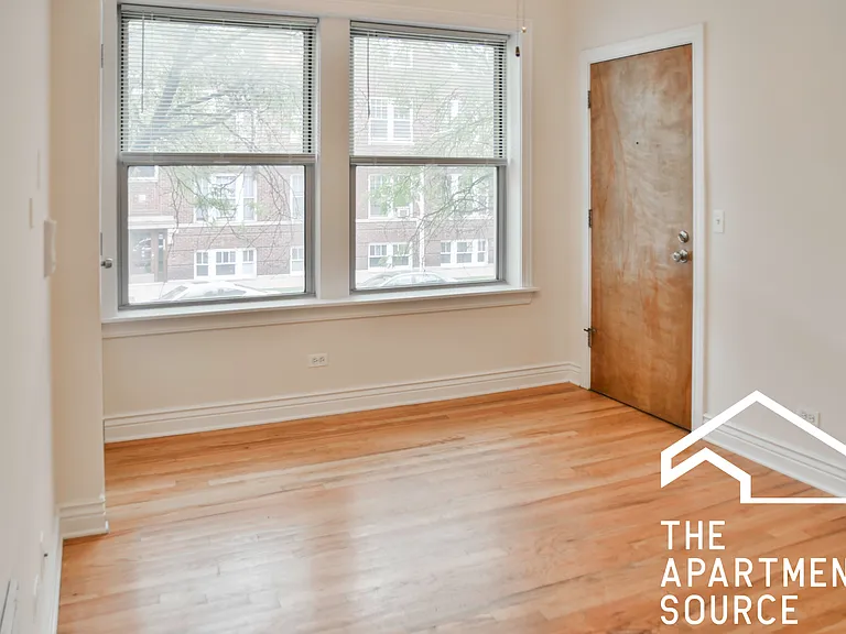1210 W Waveland Ave #1 — Photo 3