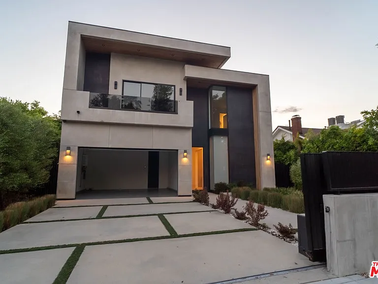 829 N Ogden Dr — Photo 1