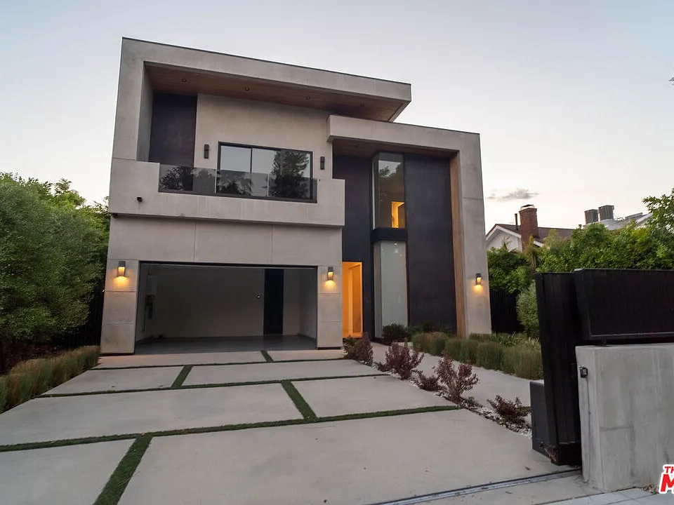 829 N Ogden Dr