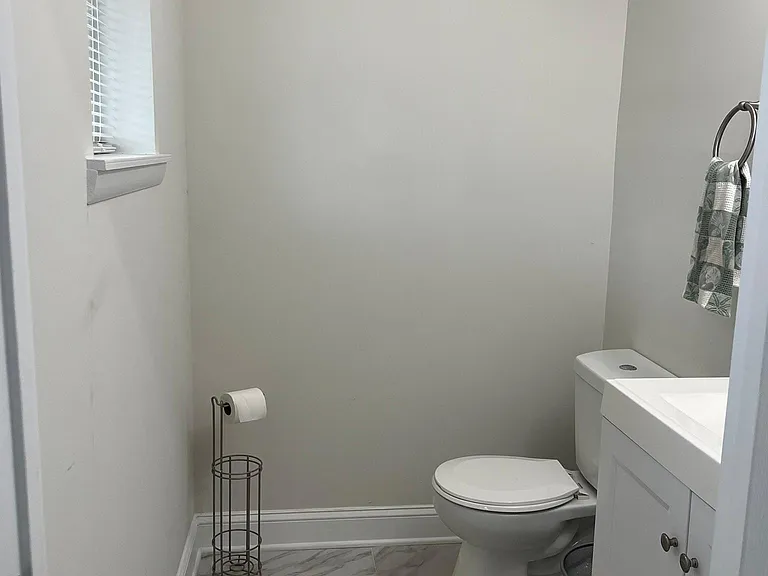 727 N Chester St — Photo 8