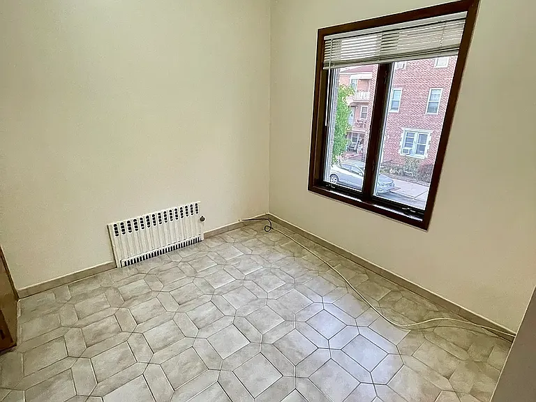 2030 81st St #2F — Photo 3