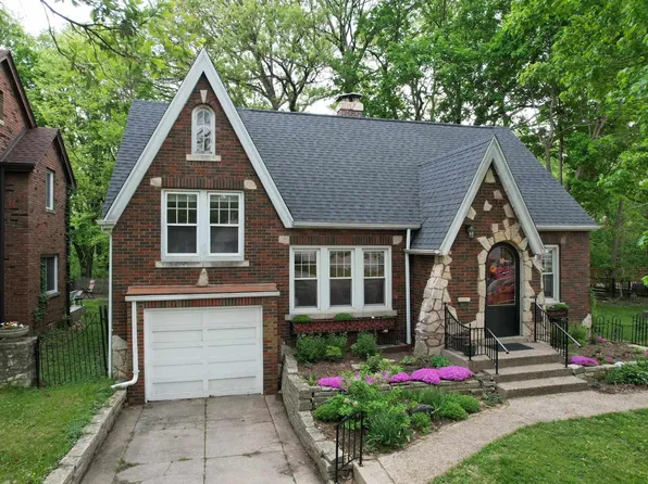 2637 W Moss Ave, Peoria, IL 61604