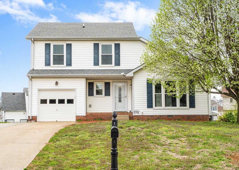 1st image of 817 Chancery Ln