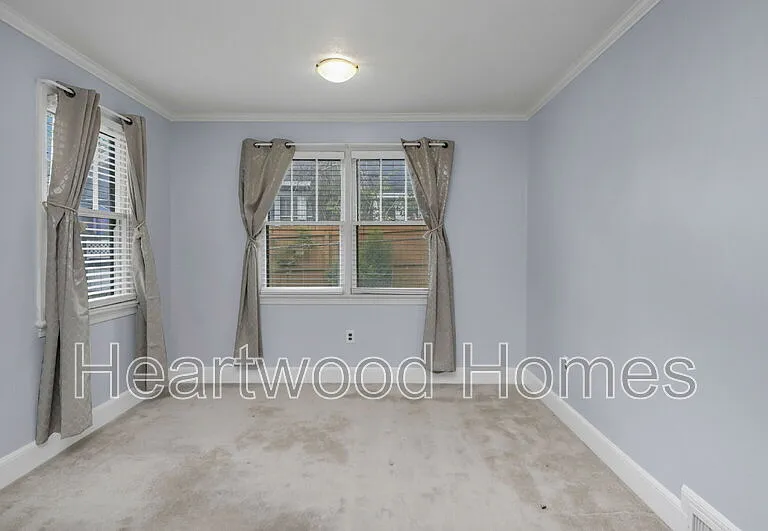 2417 Clark St #B — Photo 28