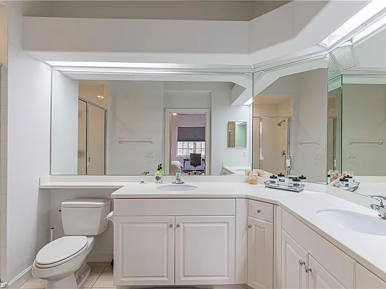 8641 Piazza Del Lago Cir #203 — Photo 16