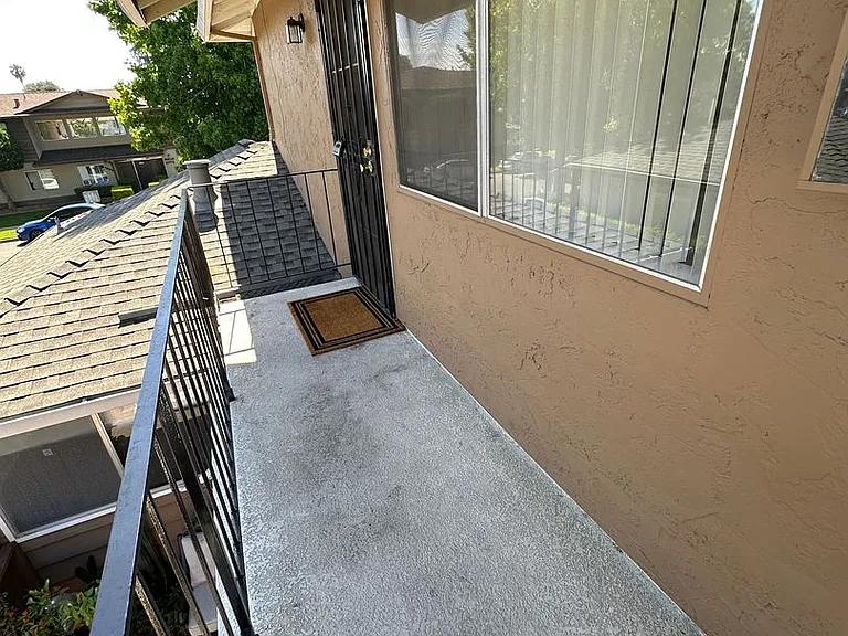 1089 Oakmont Dr — Photo 9