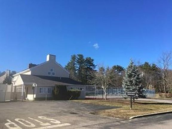 2nd image of 9 Gaslight Ln