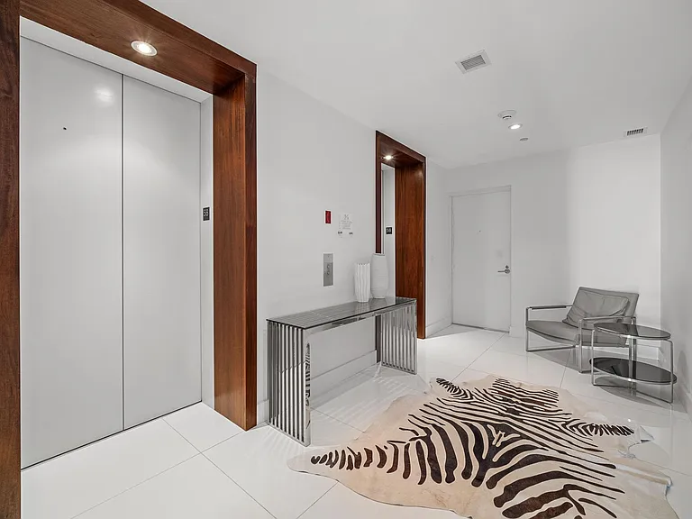 1100 Biscayne Blvd #5802 — Photo 9