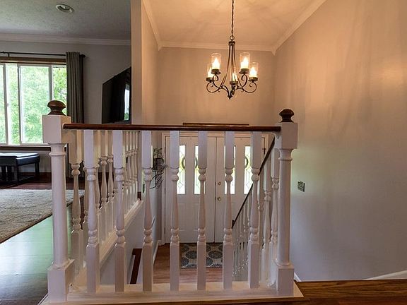3rd image of 853 Karla Dr