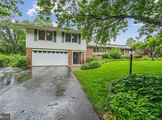 7106 Wick Ln, Rockville, MD 20855