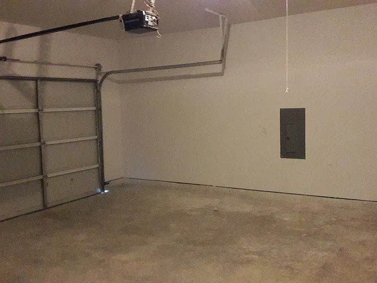 2208 Oliver Cir — Photo 18