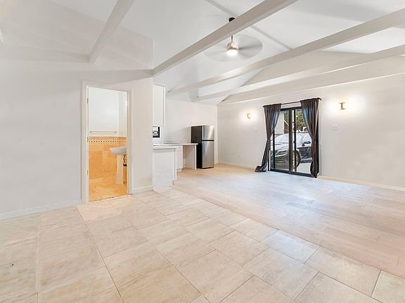 3rd image of 2428 Glyndon Ave #B