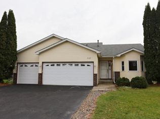 7127 44th St N, Oakdale, MN 55128