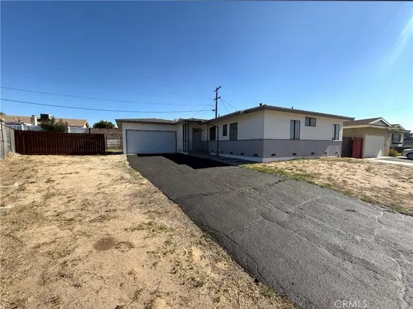 565 S Pampas Ave, Rialto, CA 92376