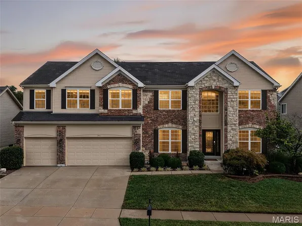 341 Pointe Loma Blvd, Lake Saint Louis, MO 63367