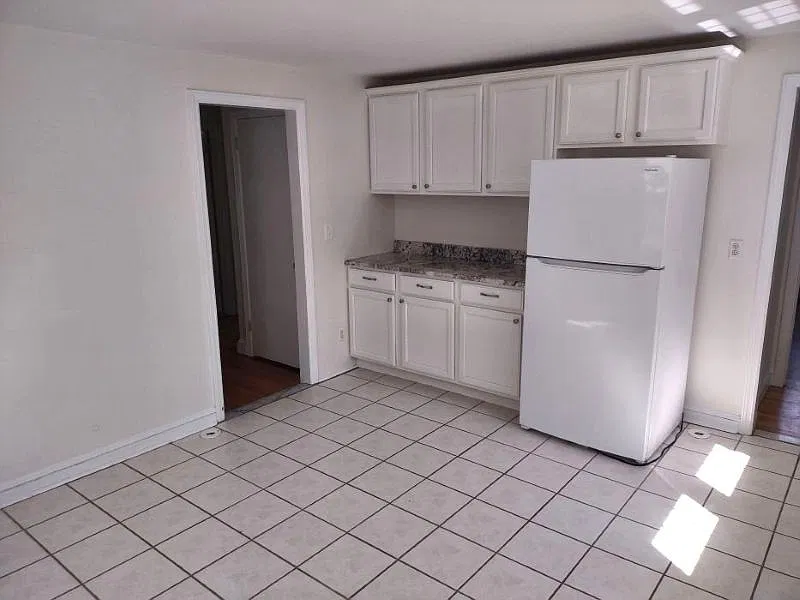 3 bed, 1335 sqft, $2,500 — Photo 3