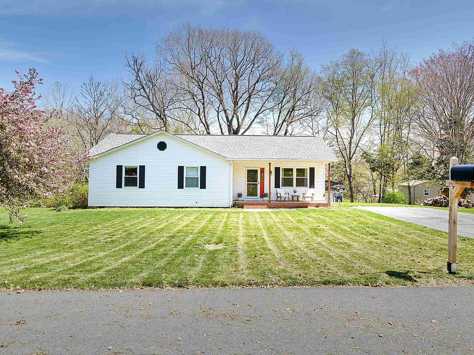 1st image of 1935 Creekside Ct