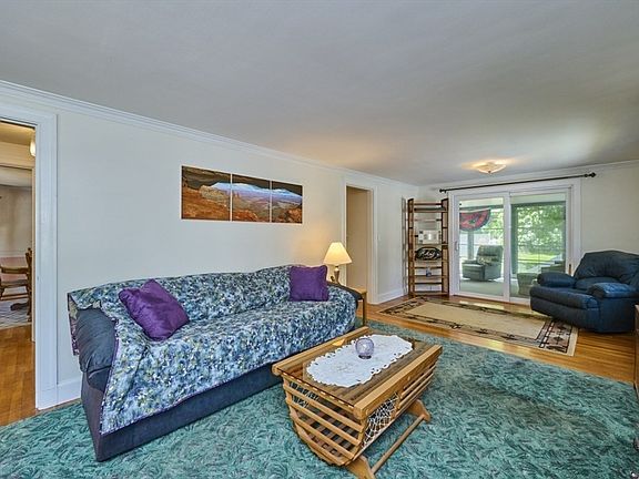 5th image of 462 Park St