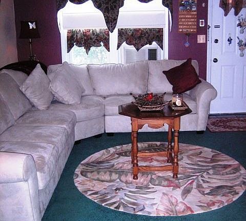 Living room, GIFT 42" TV w/surround 