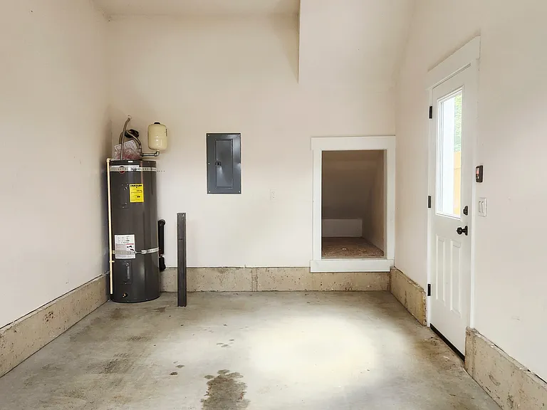1032 SE Regan Hill Loop — Photo 4