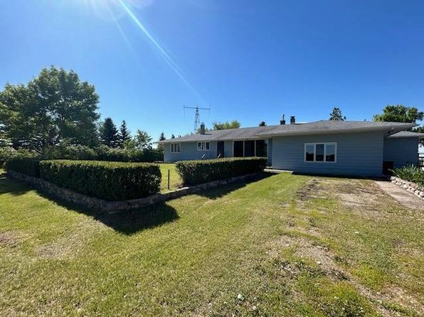 1050 98th St NE, Bottineau, ND 58318