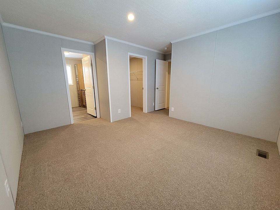 236 Maclaren Ct Highland MI Zillow