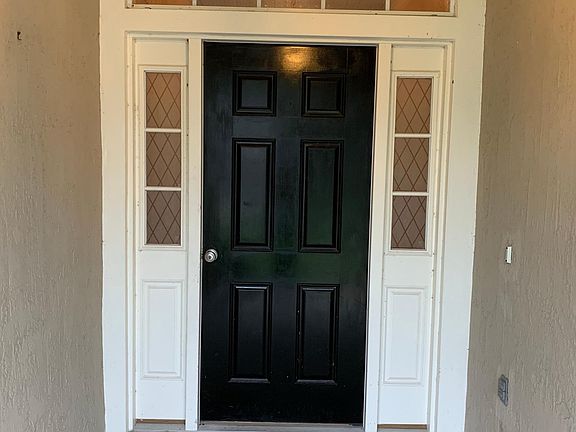 3rd image of 716 Mackenzie Cir