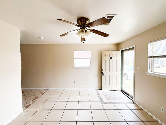 4th image of 211 W Bobwhite Ln Trlr B2