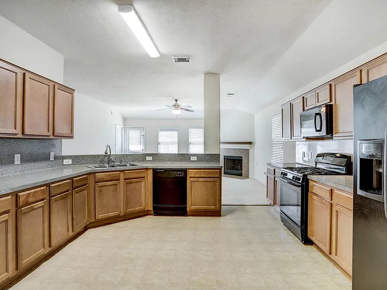 135 Rustic Colony Ln — Photo 3
