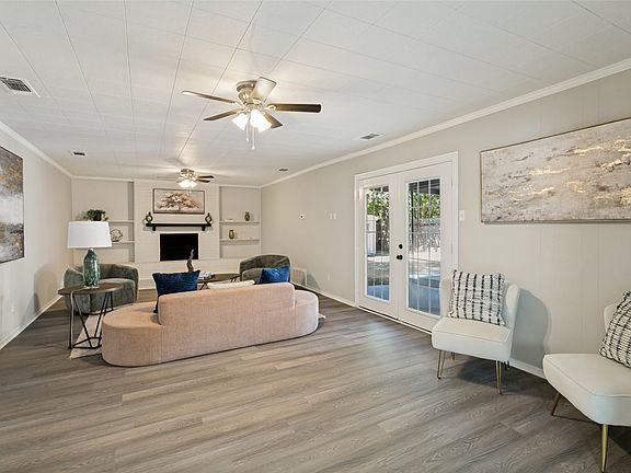 4th image of 725 Hawthorne Ln