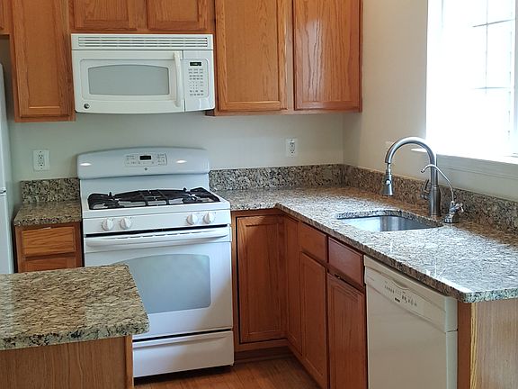 5th image of 2423 Dew Meadow Ct