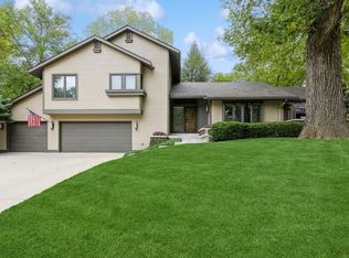 2409 71st St, Urbandale, IA 50322
