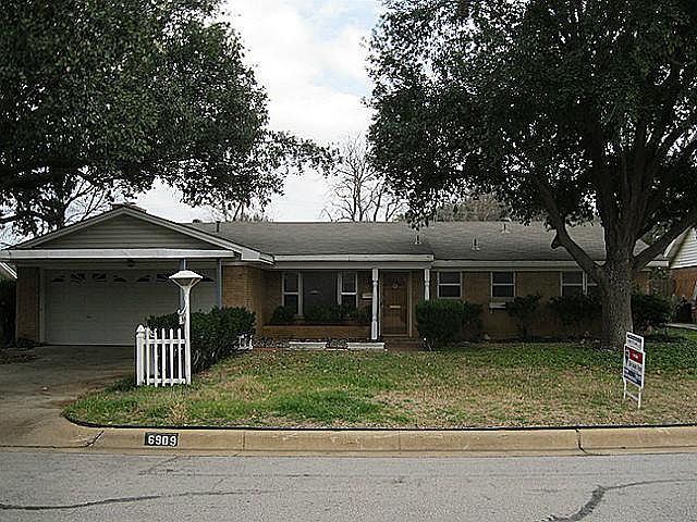 1st image of 6909 Heritage Ln
