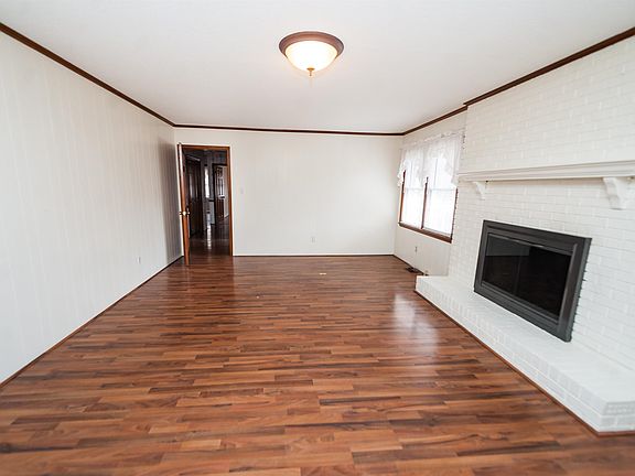 3rd image of 667 Stafford Ave