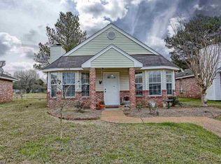 2058 Fox Hill Ln, Jackson, MS 39272