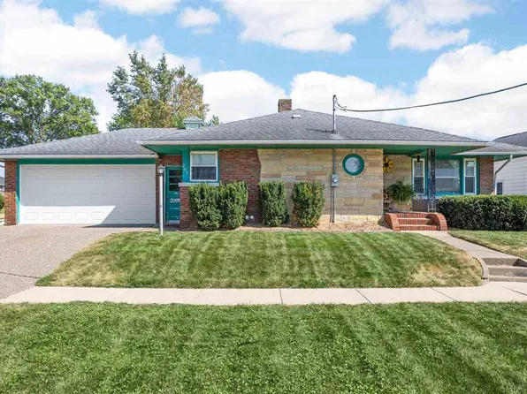 203 N Bennett St, Wheatland, IA 52777