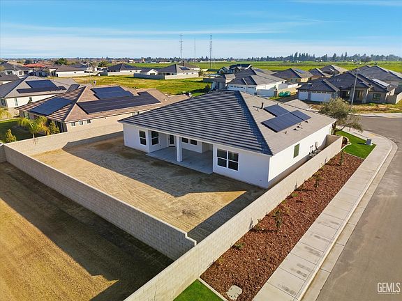 4th image of 16718 Pinecrest Ct