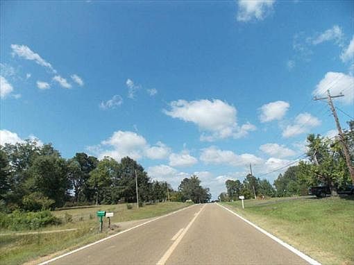 2nd image of 850 W Point Rd