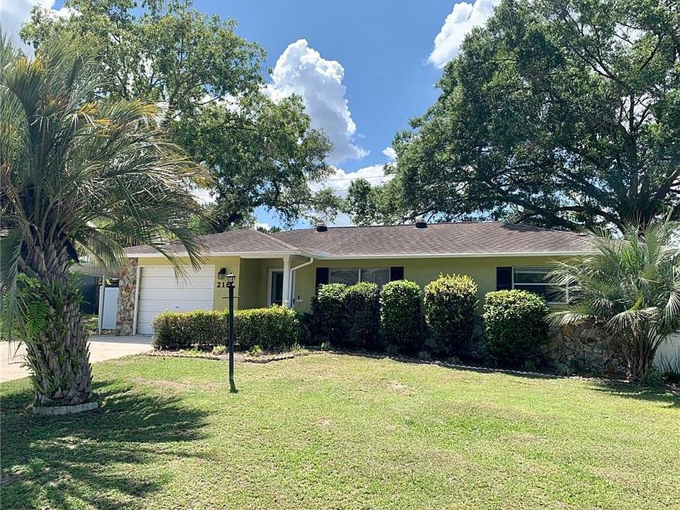 1st image of 218 W Sugarmaple Ln
