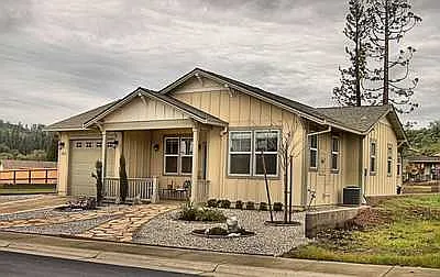 210 Cottage Cir photo 1