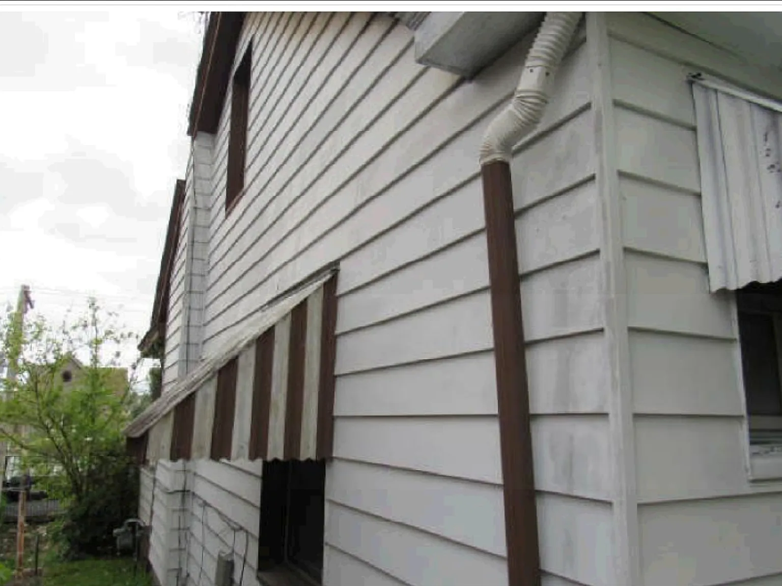 3 bed, 1305 sqft, $2,000 — Photo 3